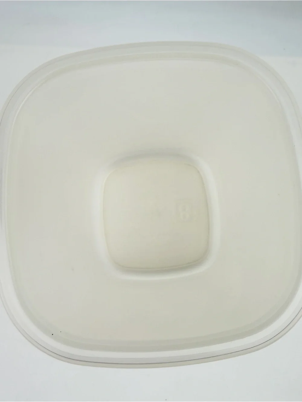 Rubbermaid #8 Servin Saver Canister Almond Lid 1.8 Pint Square Vintage VGC